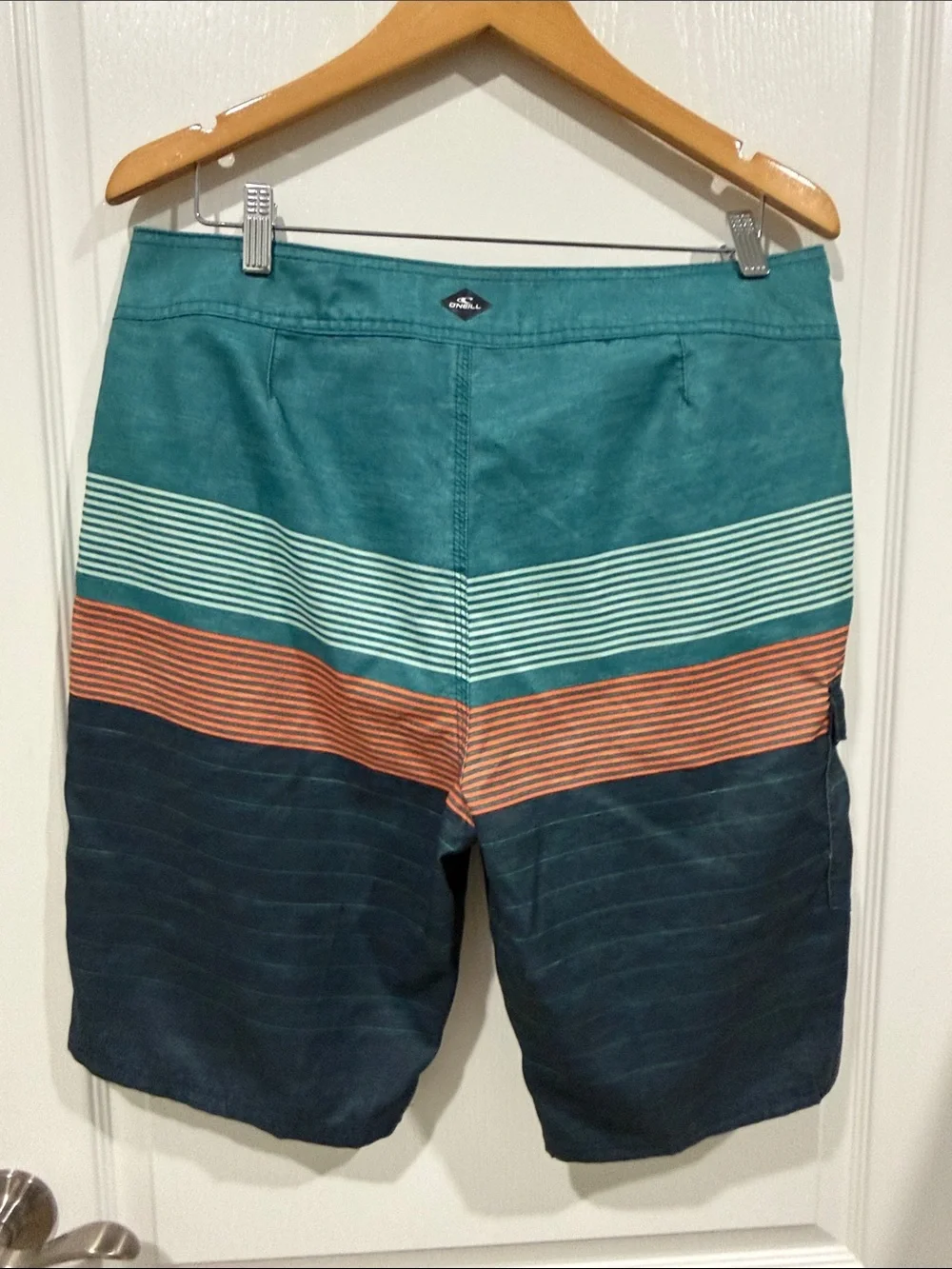 O'Neill Teal, Navy & Orange Striped Men's Boardshorts size 33” vacation beach